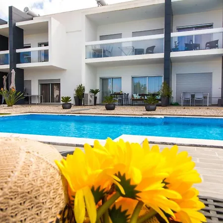 By The Sea, Algarve Apartment Gale (Albufeira)