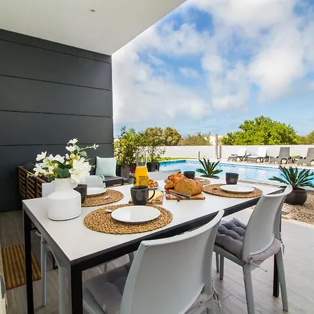 By The Sea, Algarve Apartment *